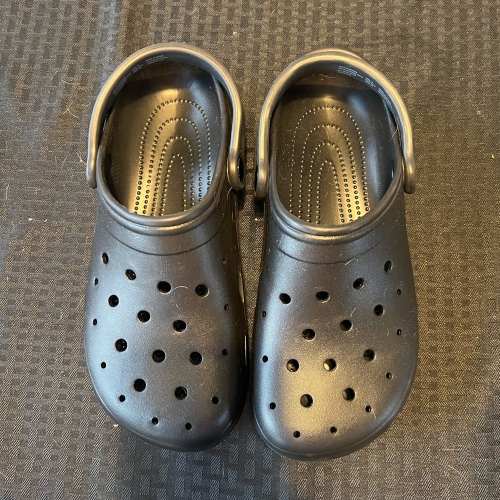 Knockoff crocs
